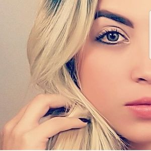 Meet your Posher, Laura mabel